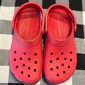 Crocs Unisex-Adult Classic Clogs Red Color- used good condition